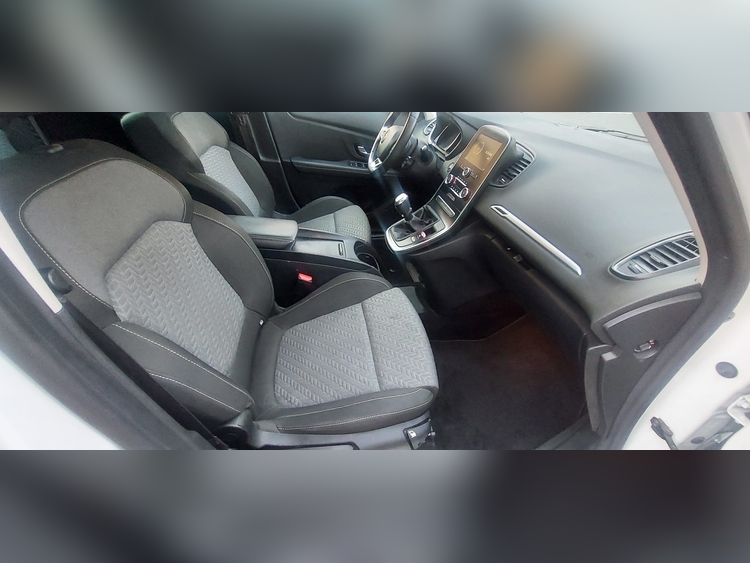 Renault Grand Scenic 1.3 TCE 140CV foto 10